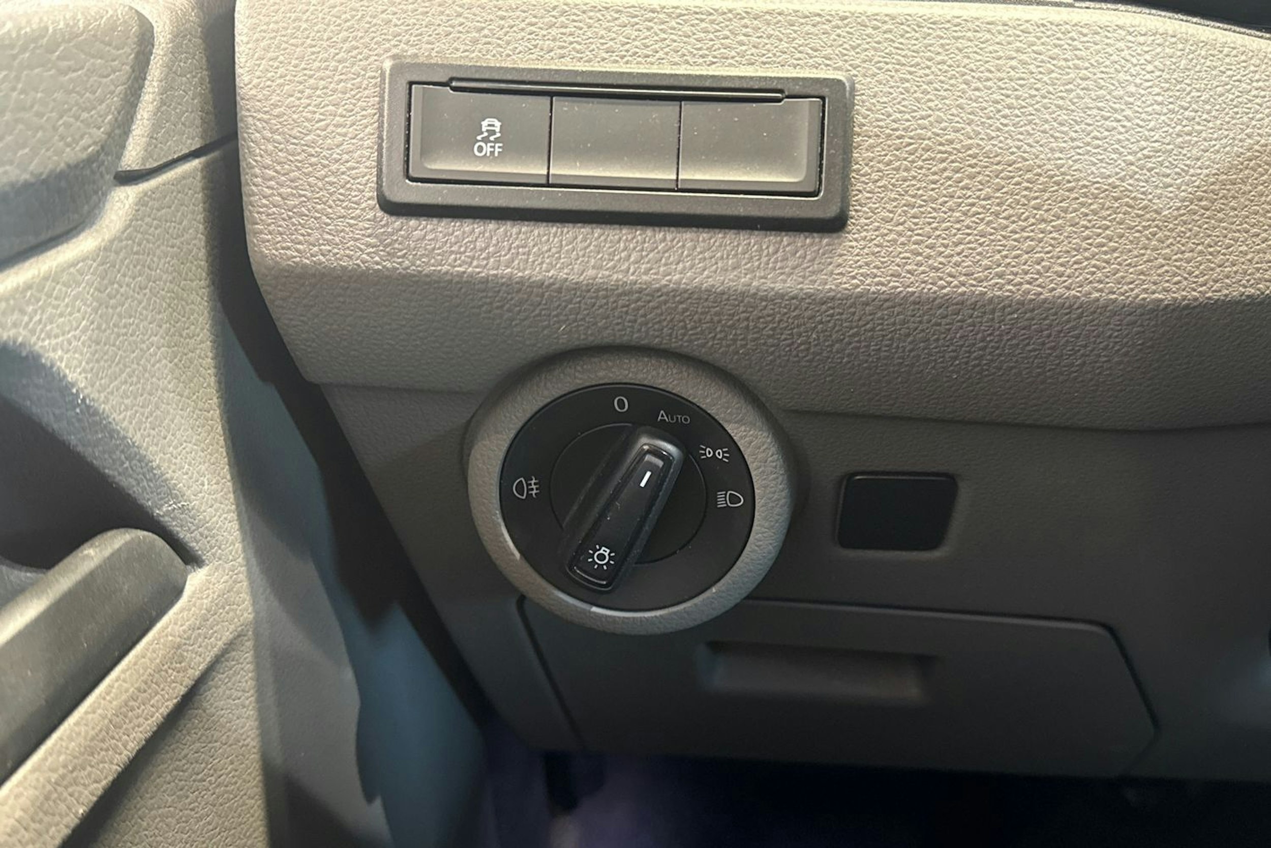 Valkoinen Volkswagen TRANSPORTER 2022 kuva 18.