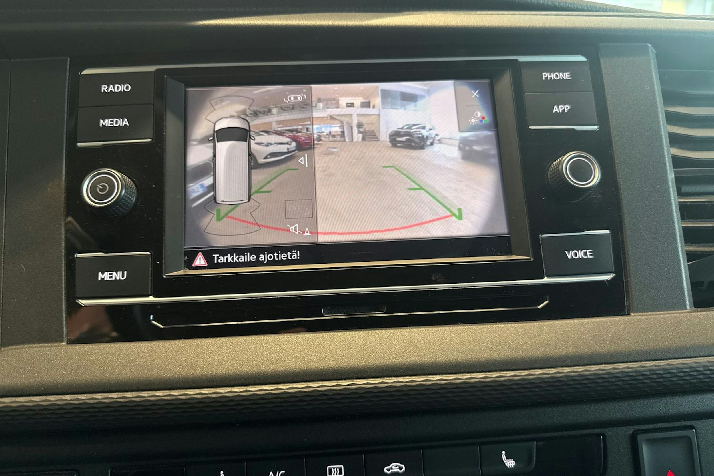 Valkoinen Volkswagen TRANSPORTER 2022 kuva 20.