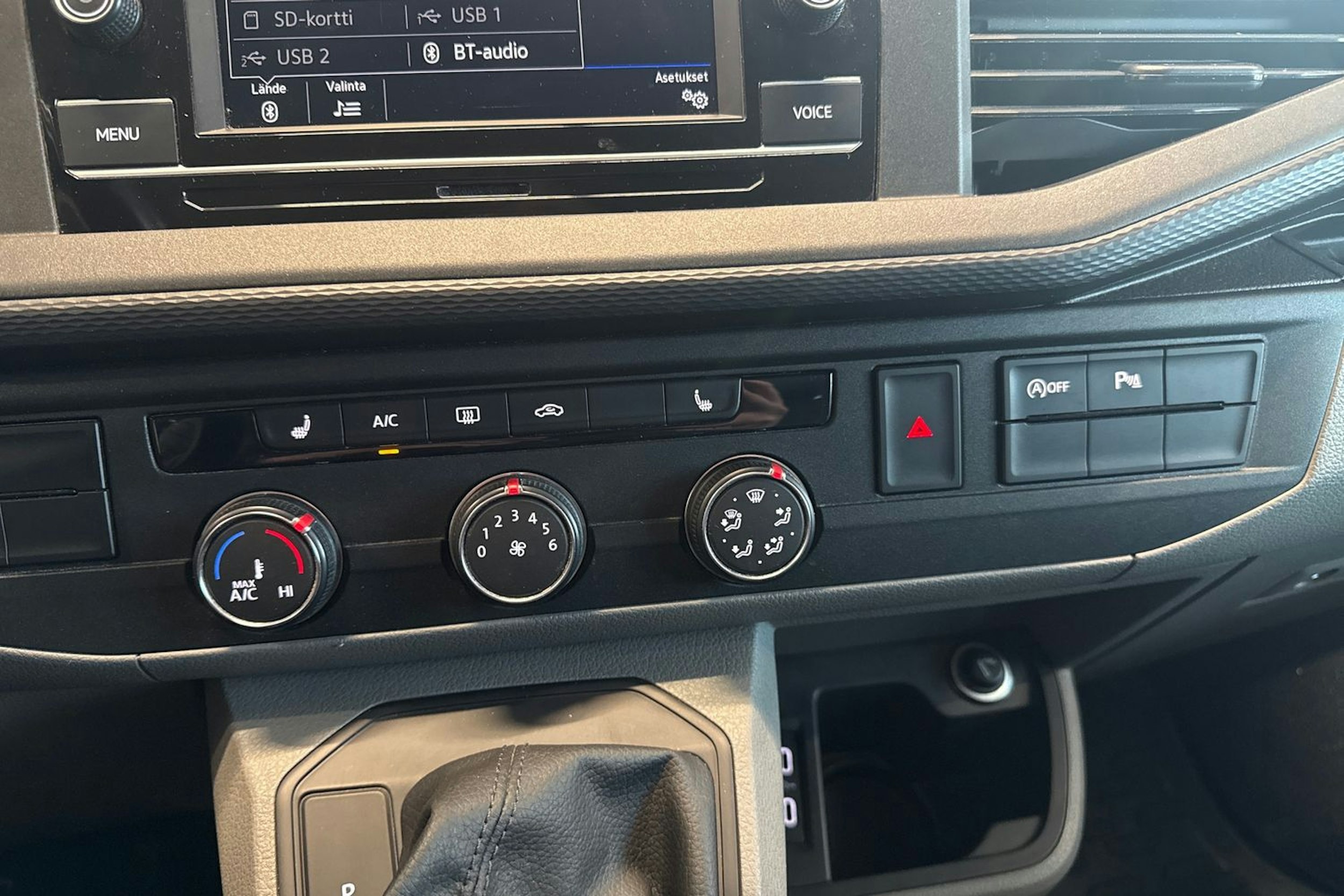 Valkoinen Volkswagen TRANSPORTER 2022 kuva 23.