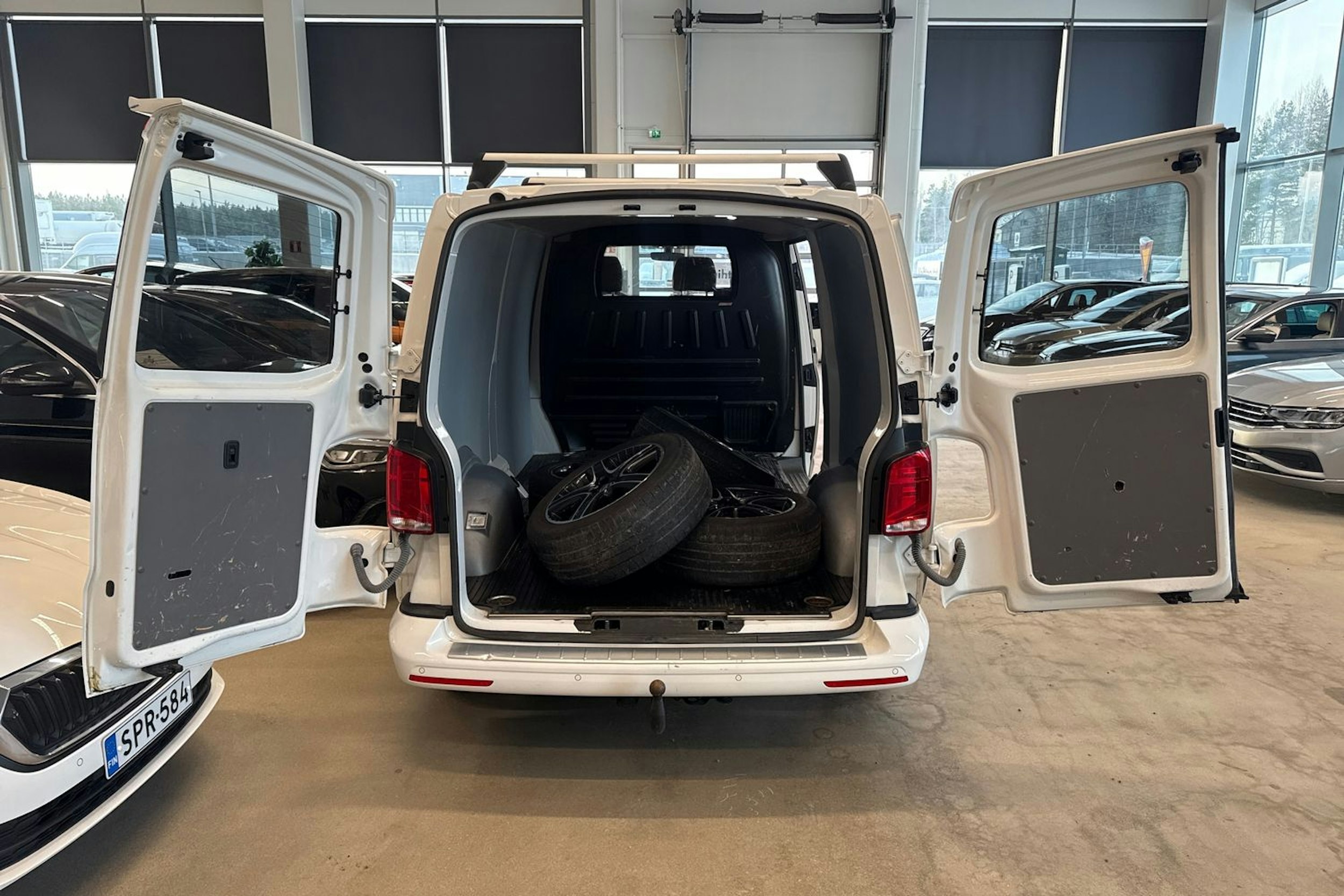 Valkoinen Volkswagen TRANSPORTER 2022 kuva 26.