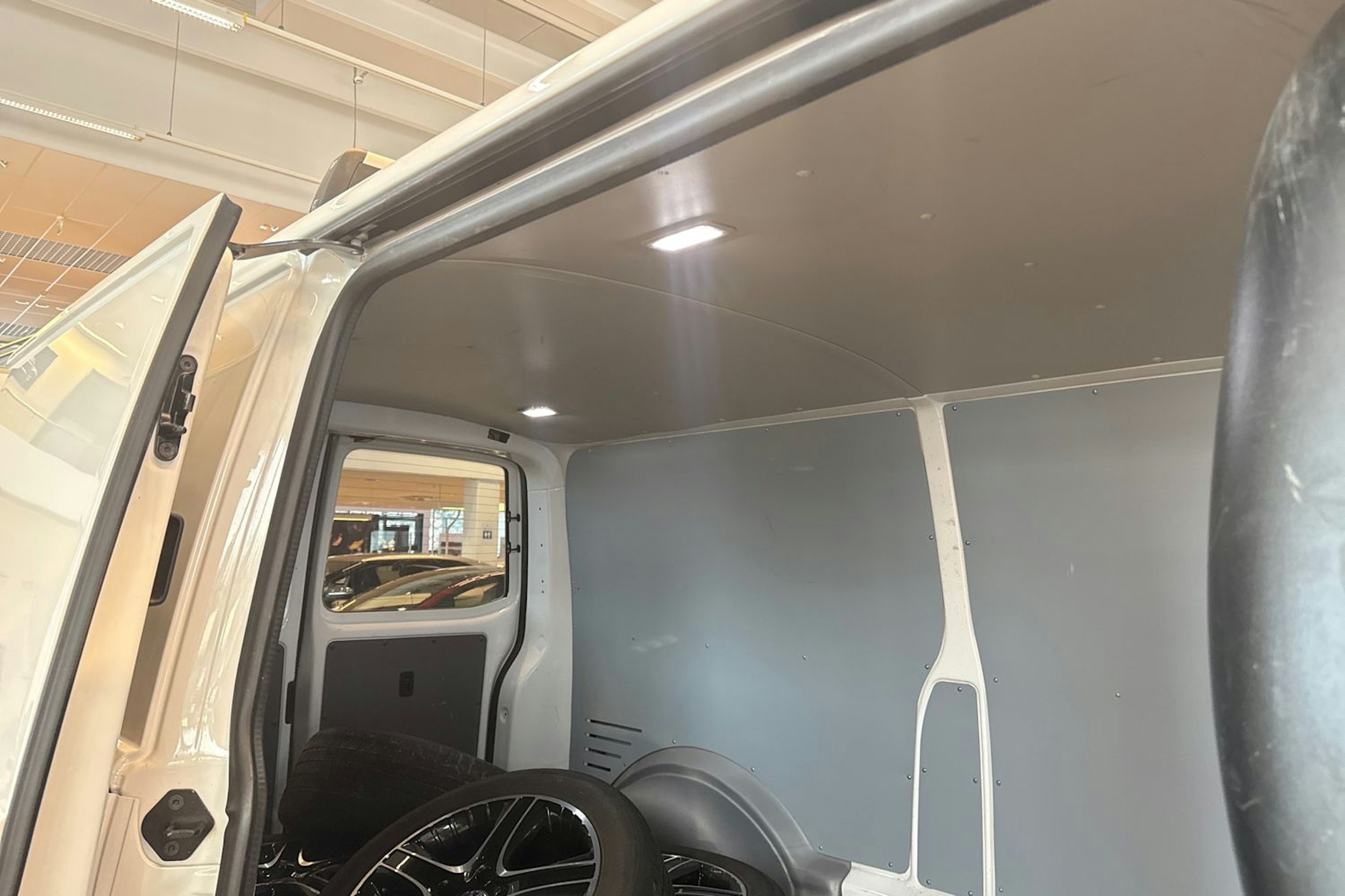 Valkoinen Volkswagen TRANSPORTER 2022 kuva 30.