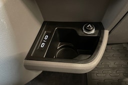 met. oranssi Volkswagen Transporter 2022 kuva 30.
