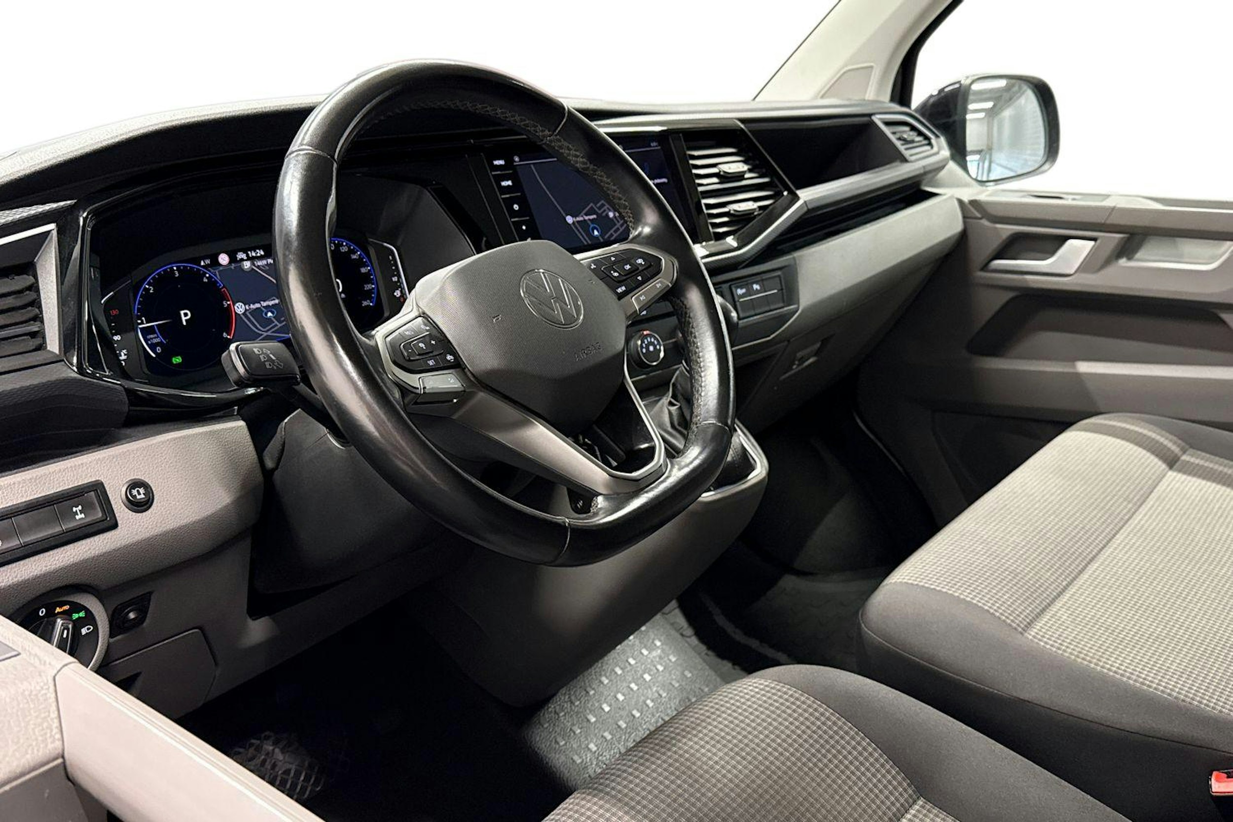 musta Volkswagen Transporter 2022 kuva 6.