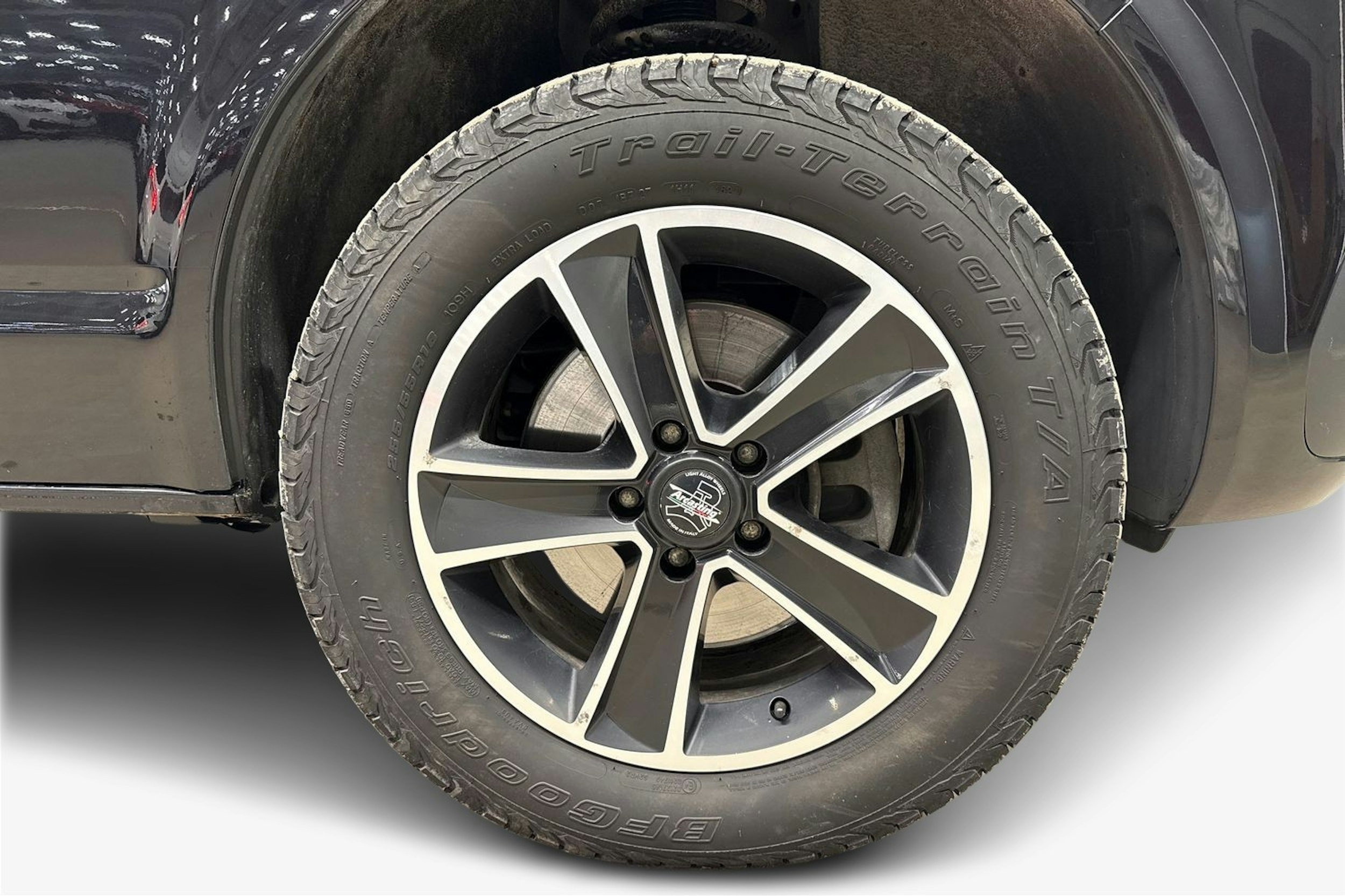 musta Volkswagen Transporter 2022 kuva 9.