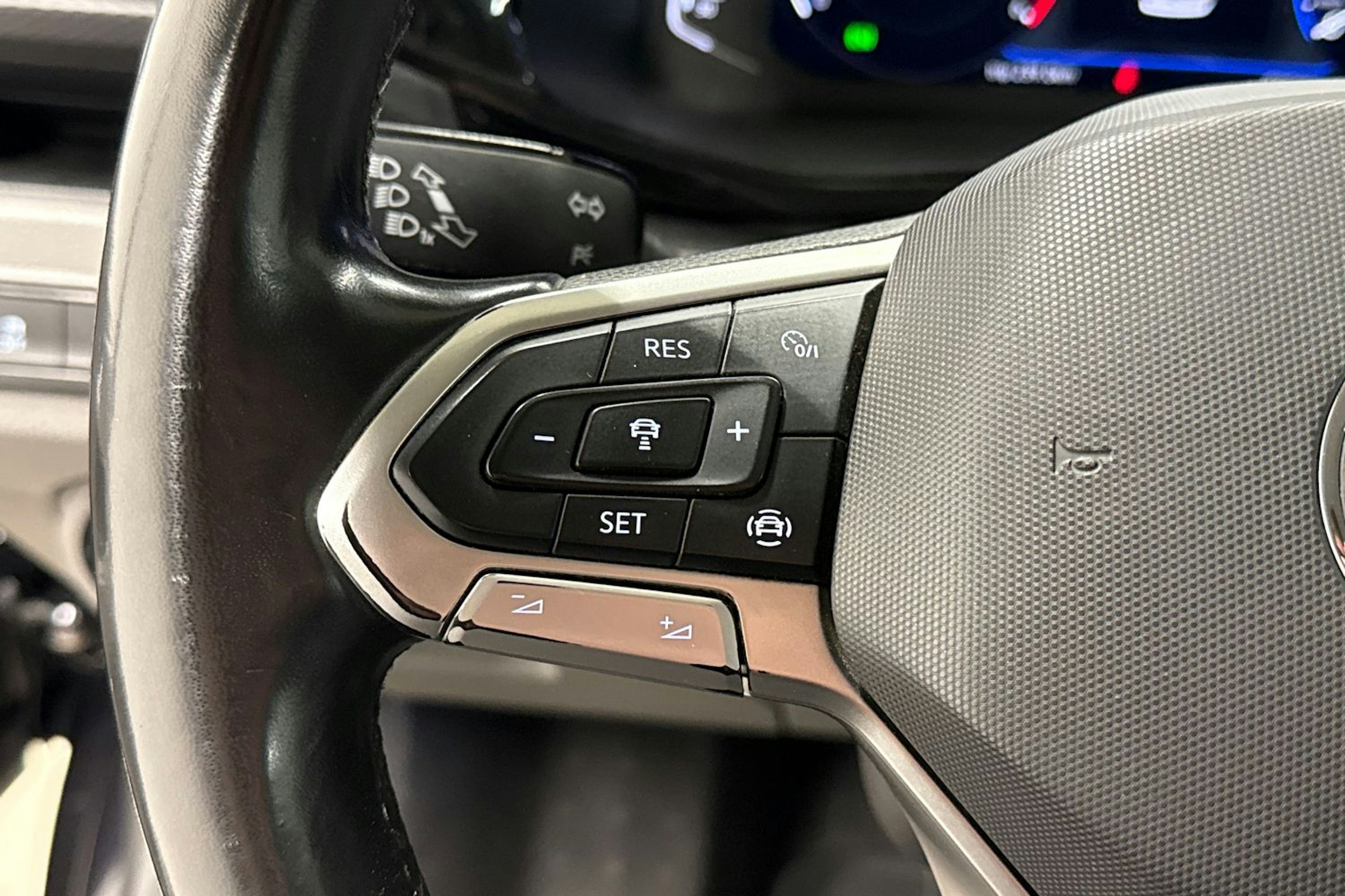 musta Volkswagen Transporter 2022 kuva 14.