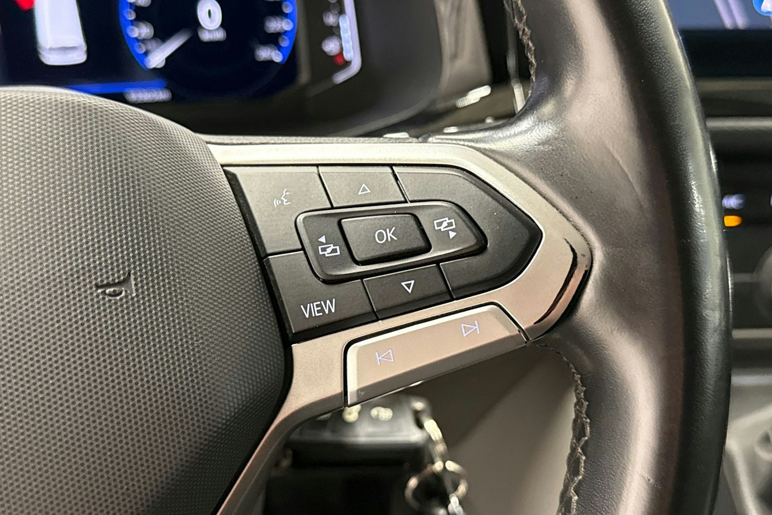 musta Volkswagen Transporter 2022 kuva 15.