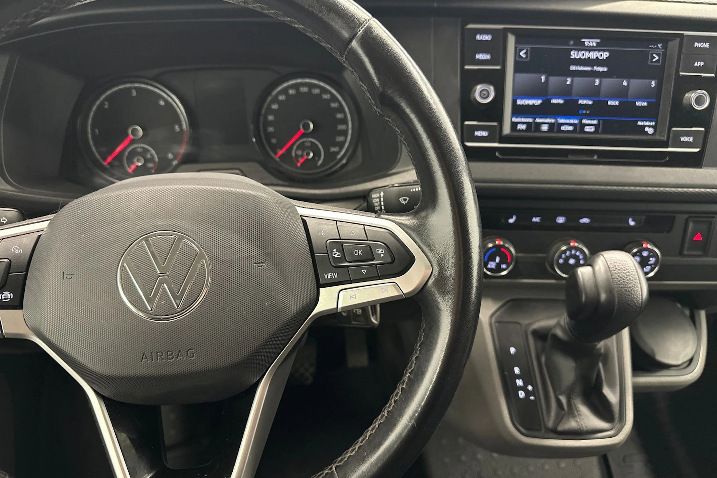 sininen Volkswagen Transporter 2022 kuva 12.