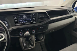 sininen Volkswagen Transporter 2022 kuva 14.