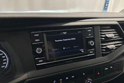sininen Volkswagen Transporter 2022 kuva 16.