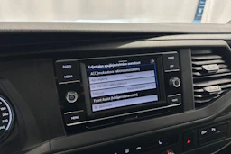 sininen Volkswagen Transporter 2022 kuva 17.