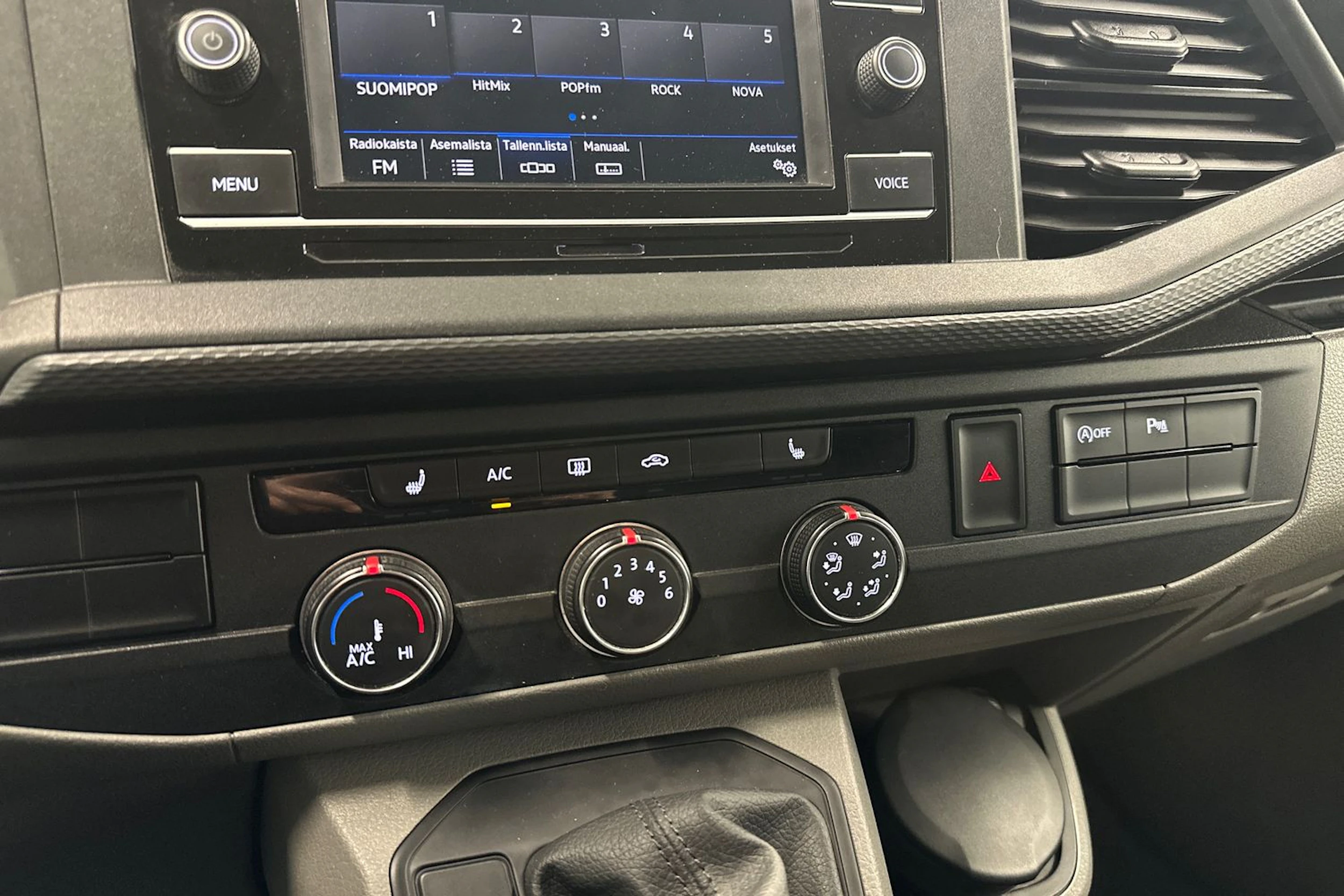 sininen Volkswagen Transporter 2022 kuva 20.