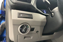 sininen Volkswagen Transporter 2022 kuva 23.