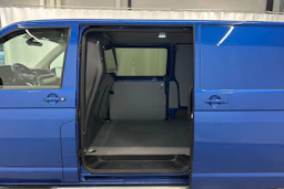 sininen Volkswagen Transporter 2022 kuva 25.