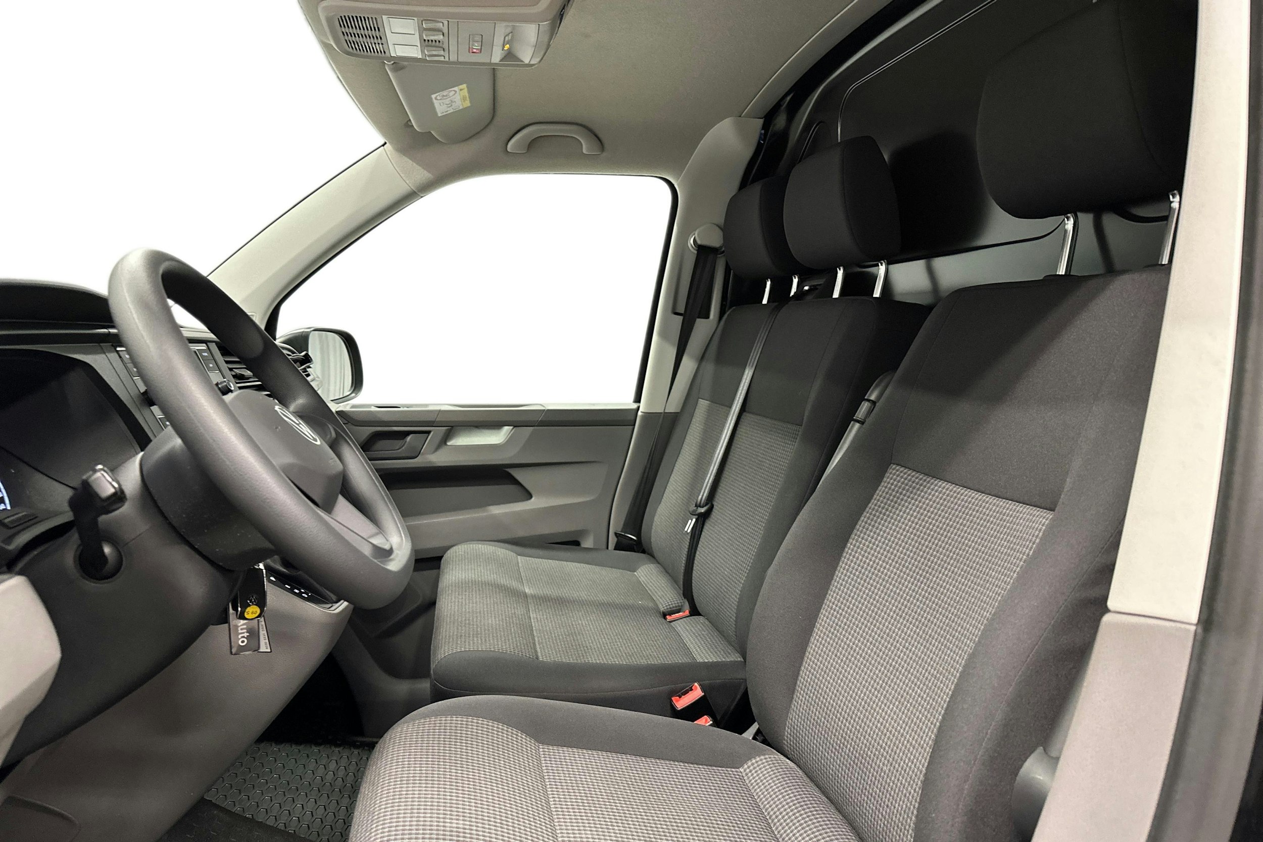 valkoinen Volkswagen Transporter 2023 kuva 8.