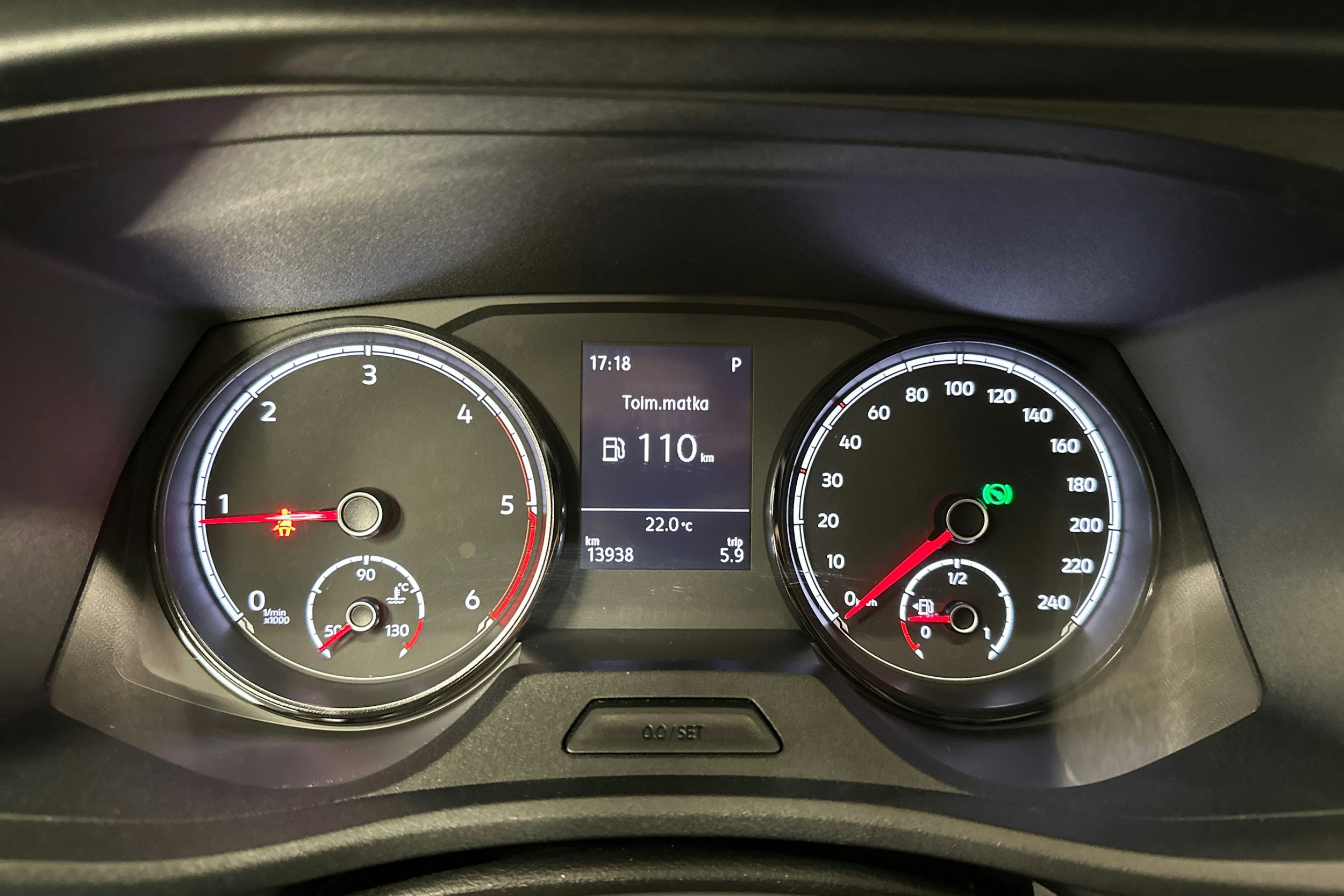 valkoinen Volkswagen Transporter 2023 kuva 12.