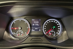 valkoinen Volkswagen Transporter 2023 kuva 12.