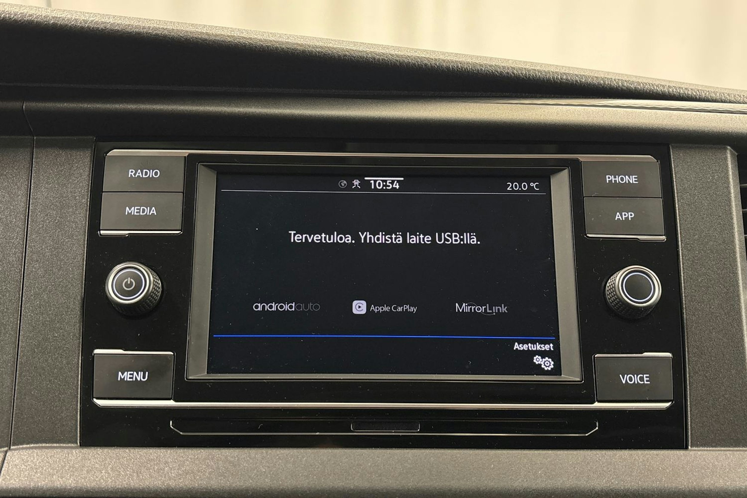 sininen Volkswagen Transporter 2023 kuva 17.