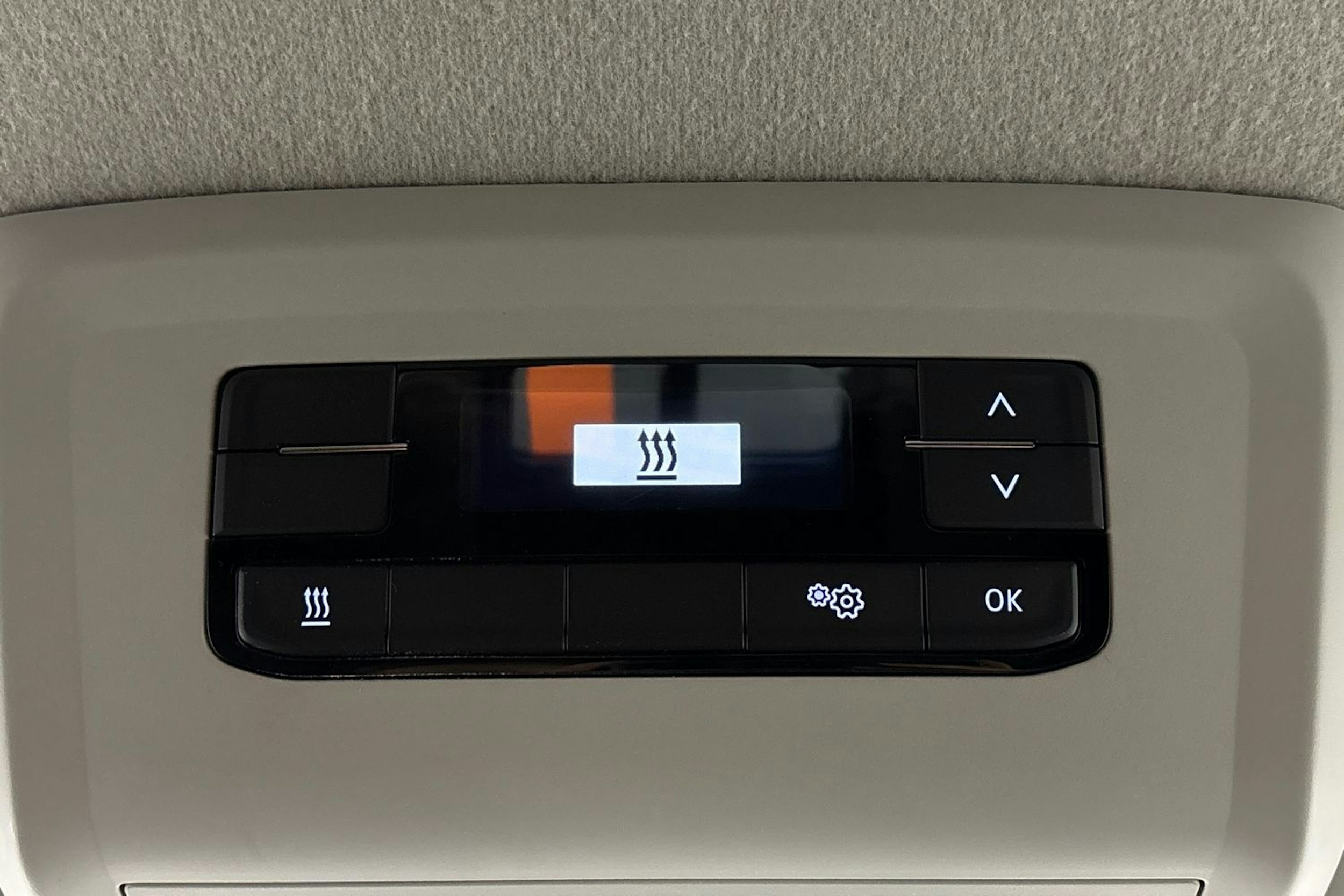 sininen Volkswagen Transporter 2023 kuva 18.