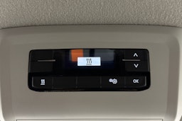 sininen Volkswagen Transporter 2023 kuva 18.