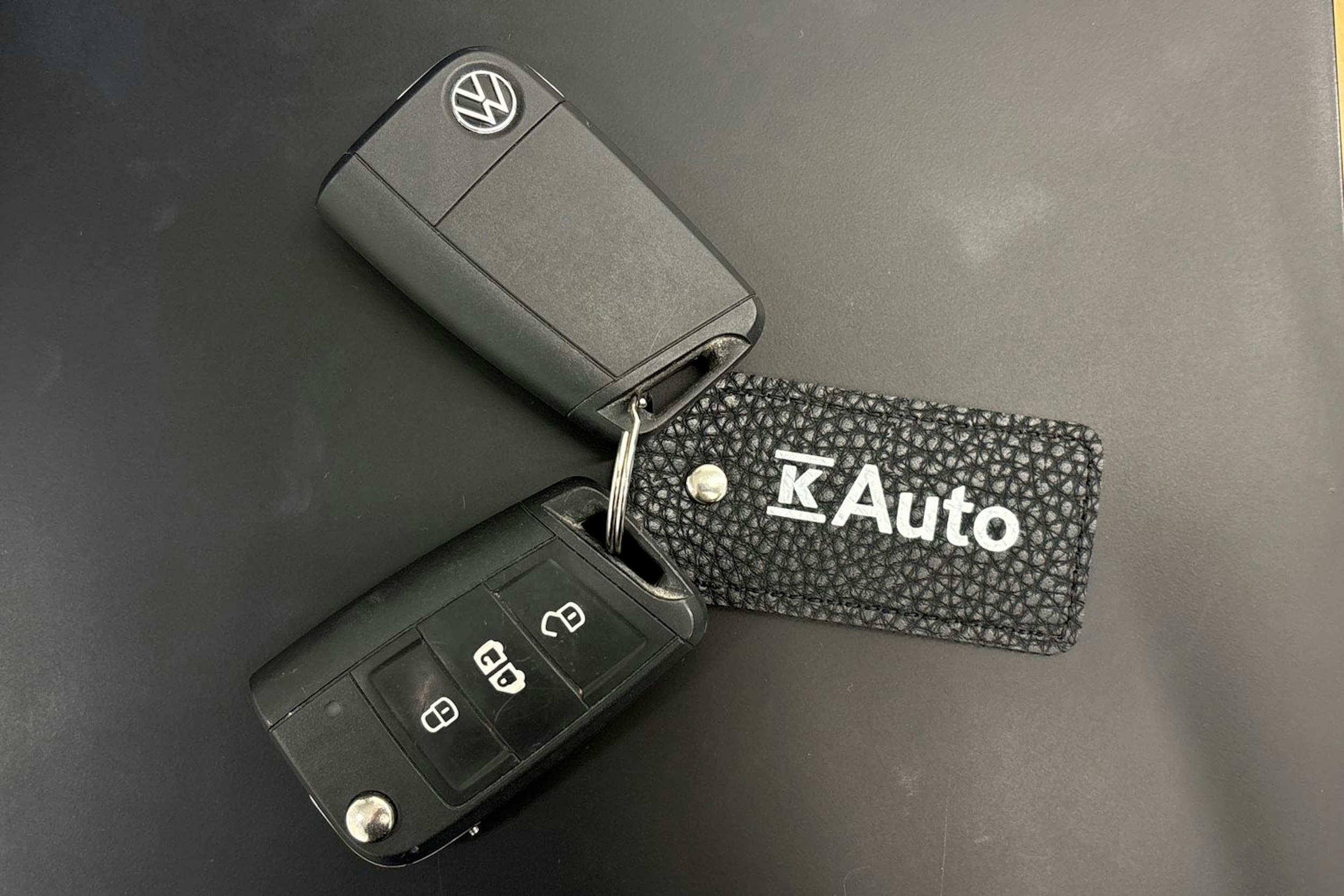 sininen Volkswagen Transporter 2023 kuva 21.