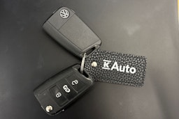 sininen Volkswagen Transporter 2023 kuva 21.