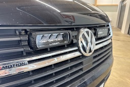 met. musta Volkswagen Transporter 2023 kuva 13.