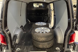 met. sininen Volkswagen Transporter 2023 kuva 16.