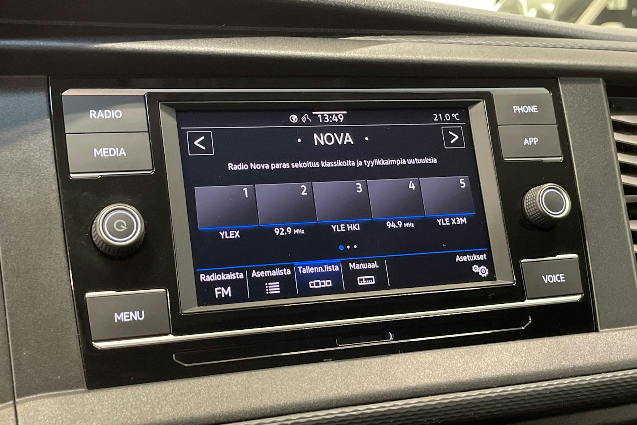 met. sininen Volkswagen Transporter 2023 kuva 21.