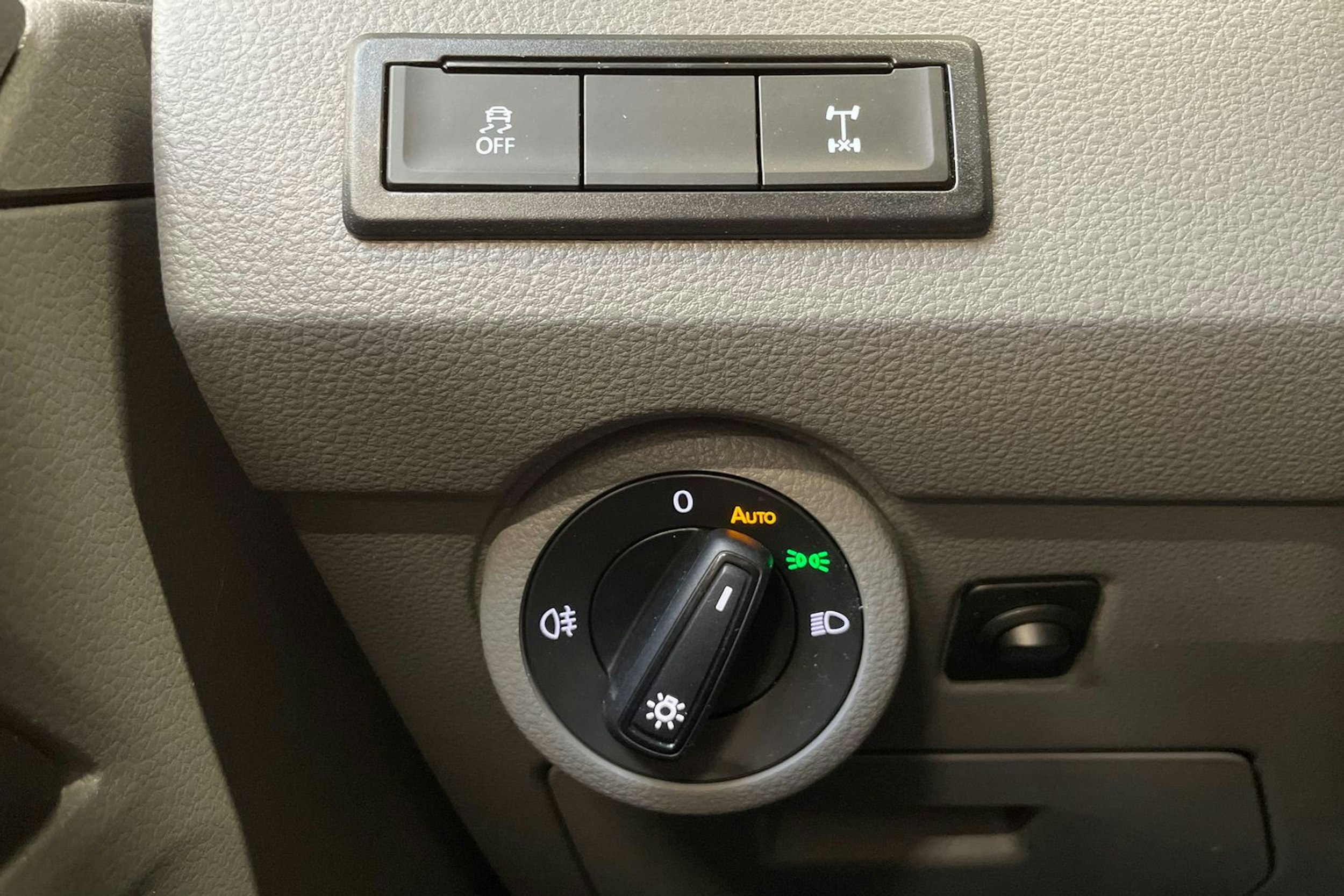 met. sininen Volkswagen Transporter 2023 kuva 27.