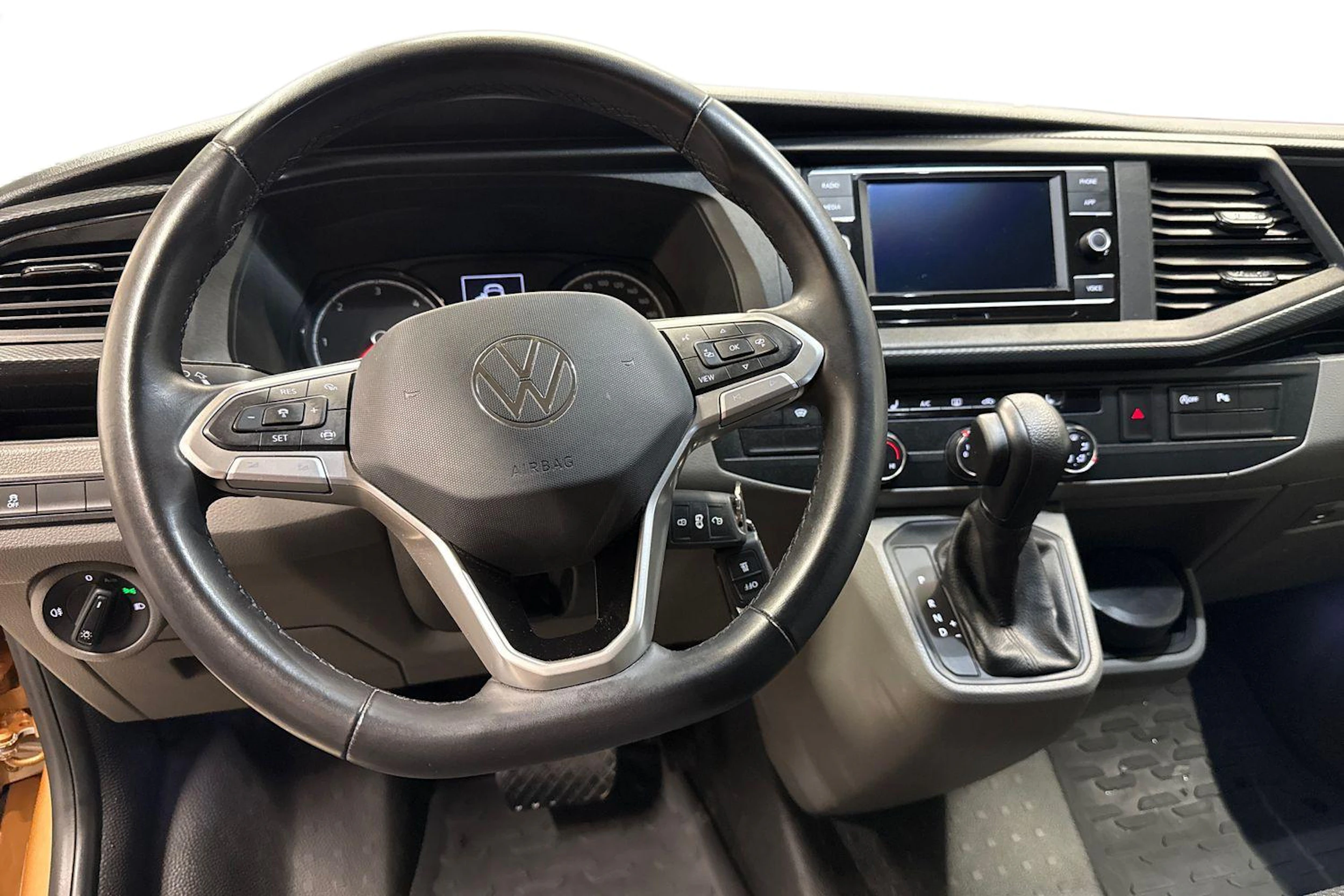 Oranssi Volkswagen TRANSPORTER 2023 kuva 9.