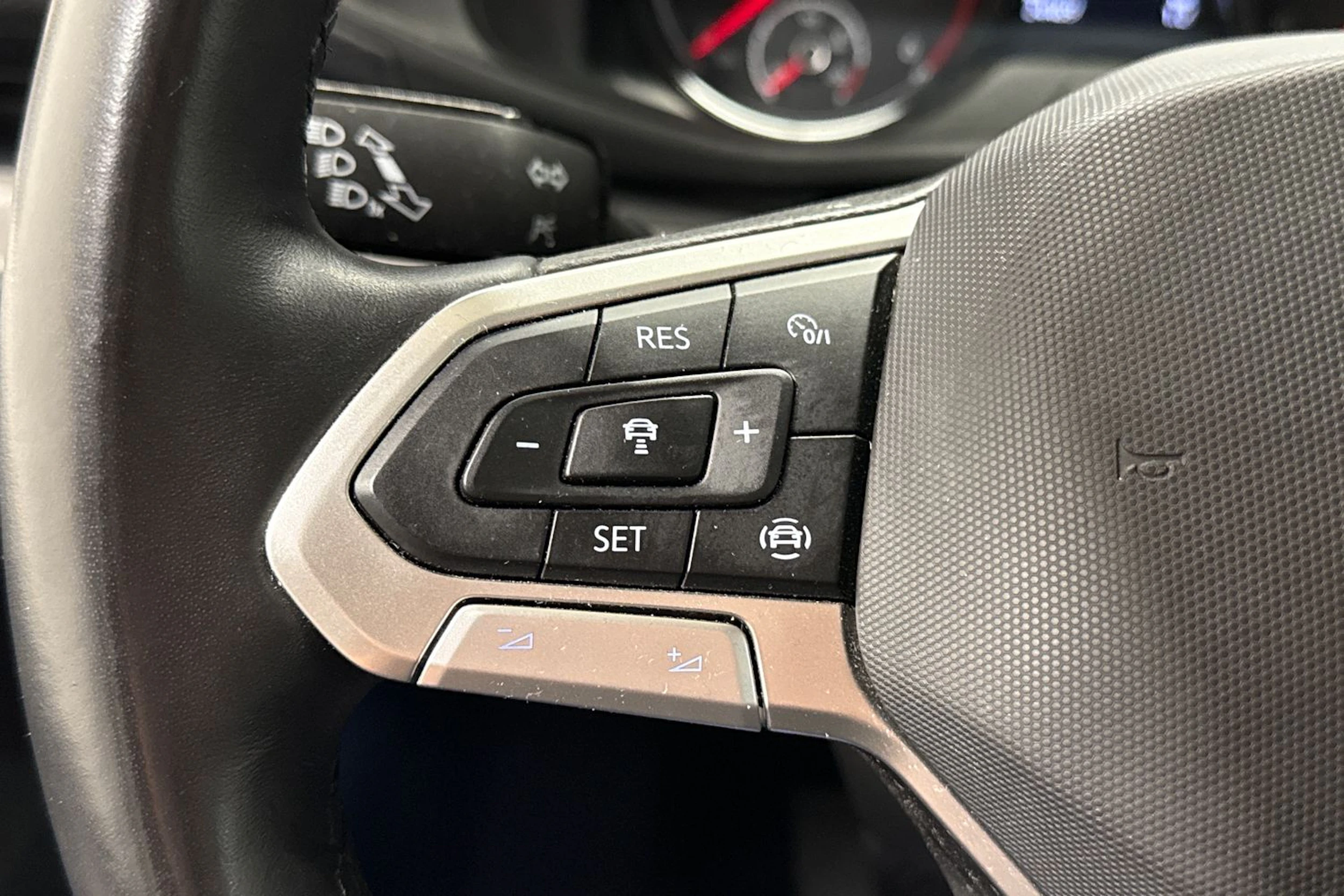 Oranssi Volkswagen TRANSPORTER 2023 kuva 17.
