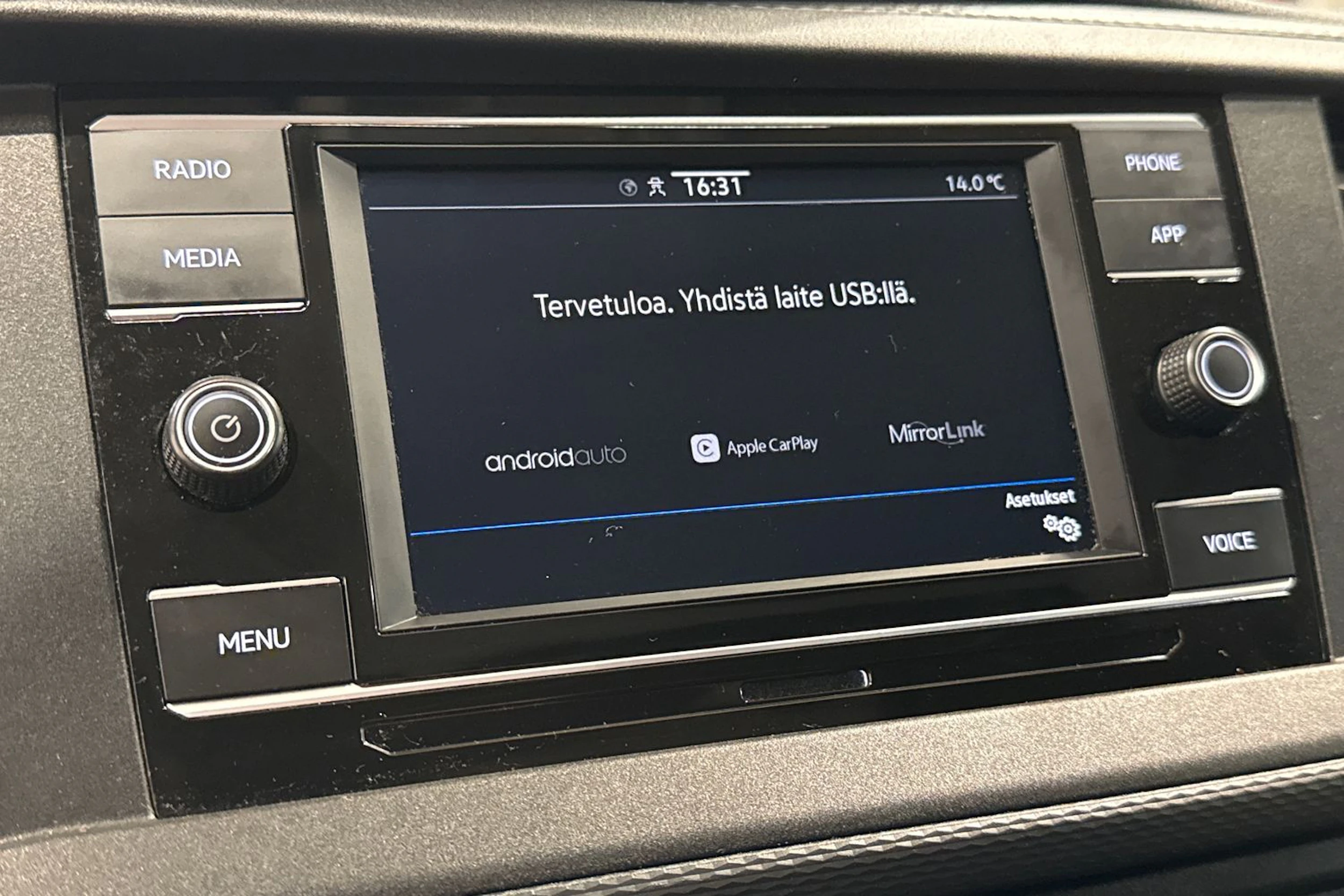 Oranssi Volkswagen TRANSPORTER 2023 kuva 23.
