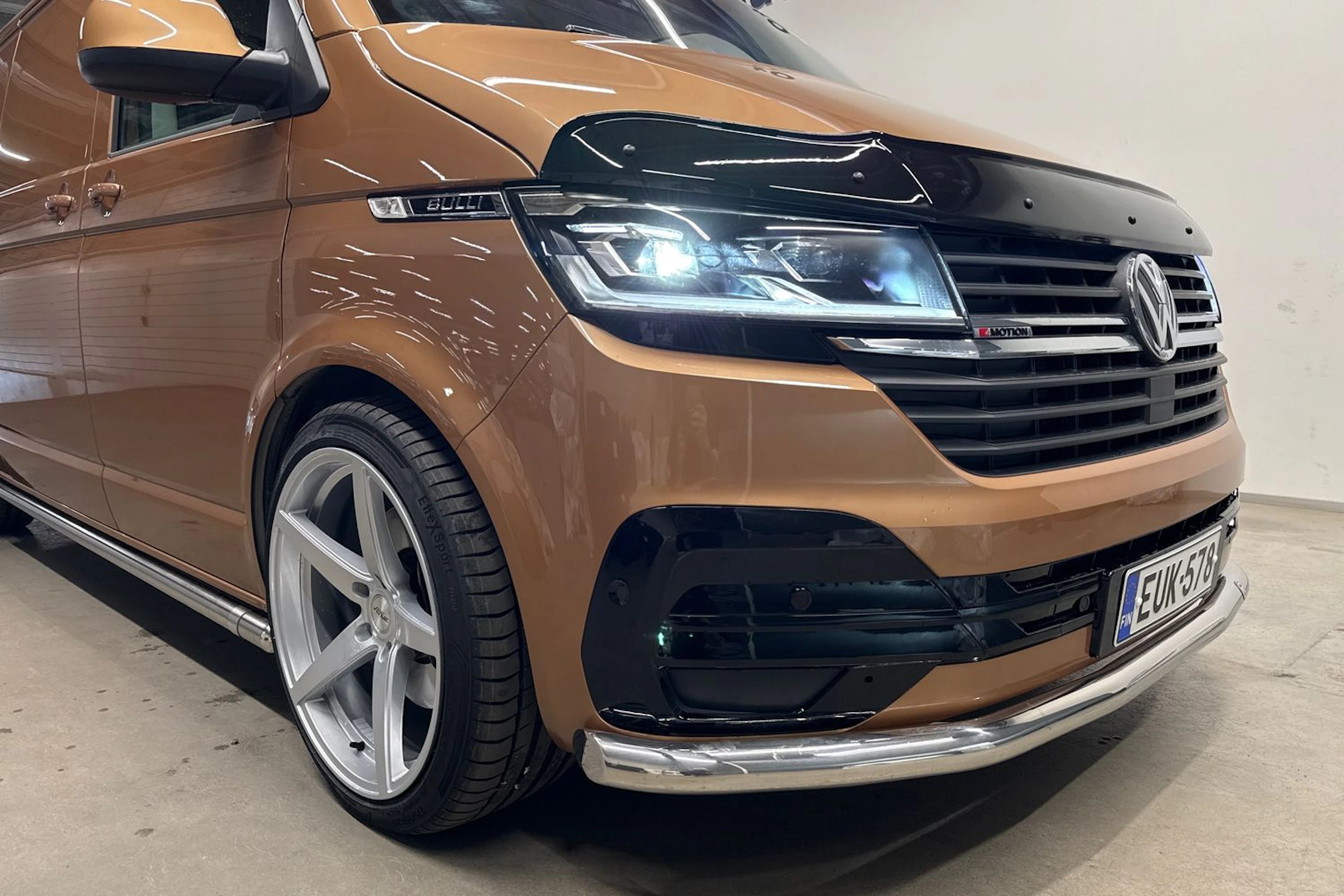 Oranssi Volkswagen TRANSPORTER 2023 kuva 27.