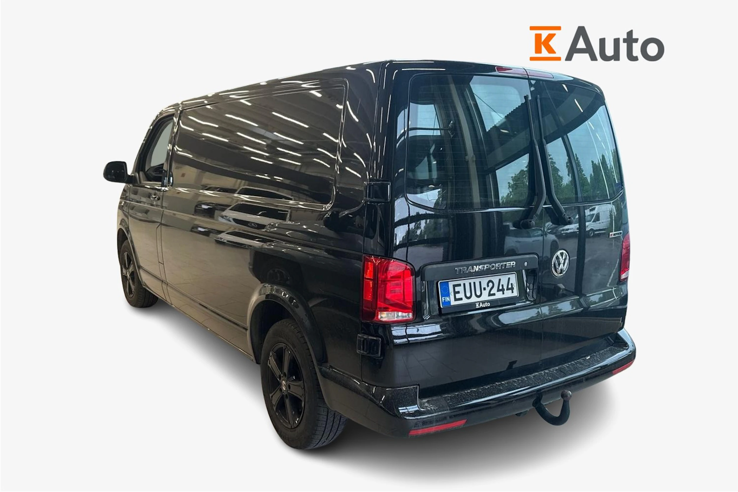 musta Volkswagen Transporter 2023 kuva 2.