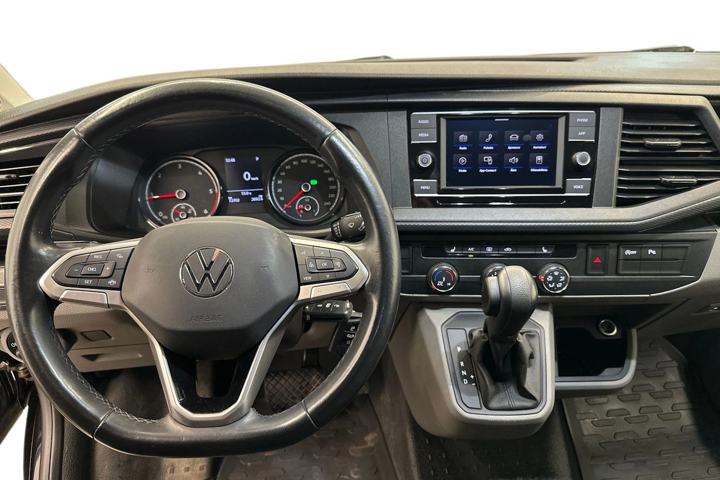 musta Volkswagen Transporter 2023 kuva 7.
