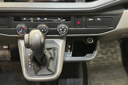 musta Volkswagen Transporter 2023 kuva 13.