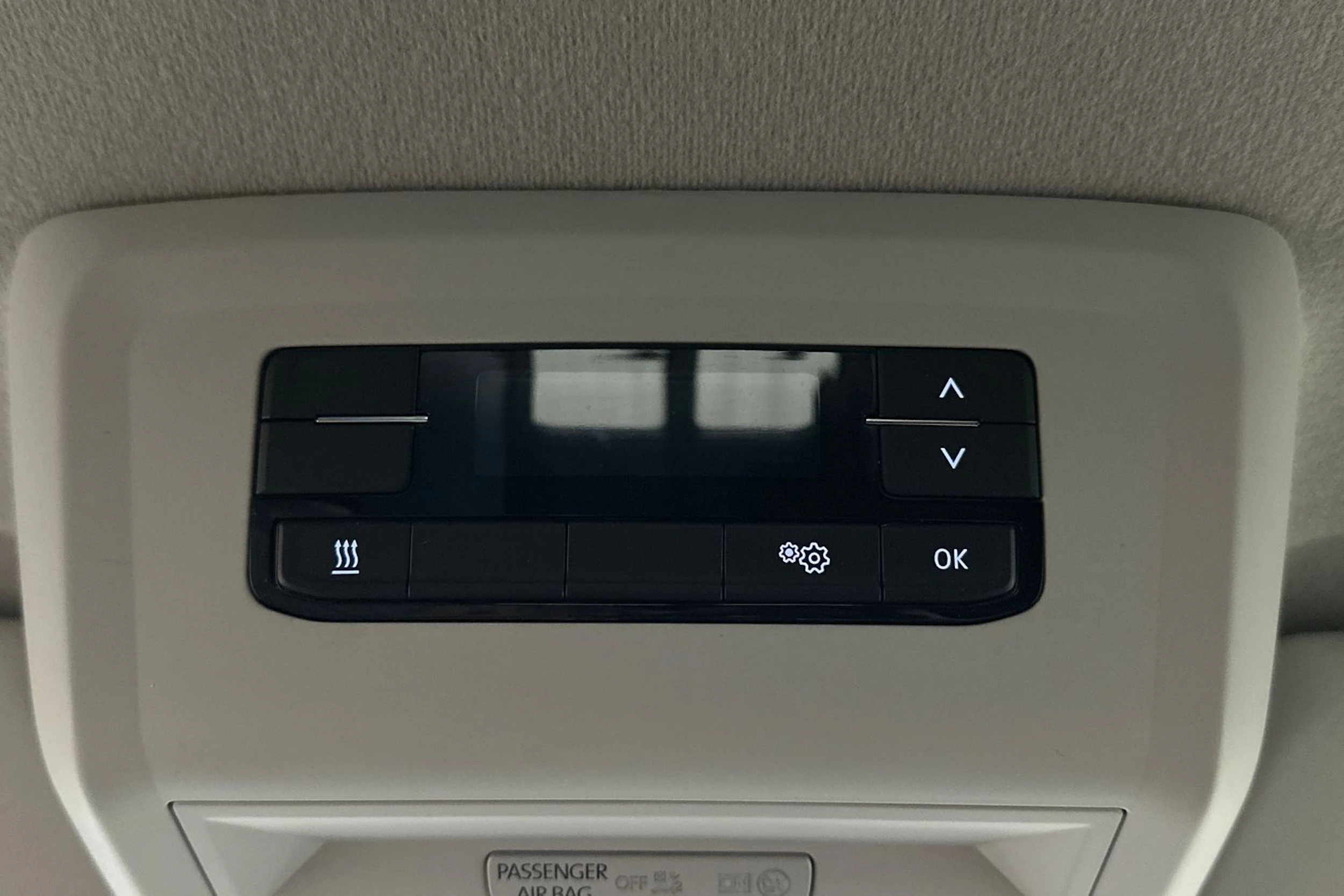 musta Volkswagen Transporter 2023 kuva 16.