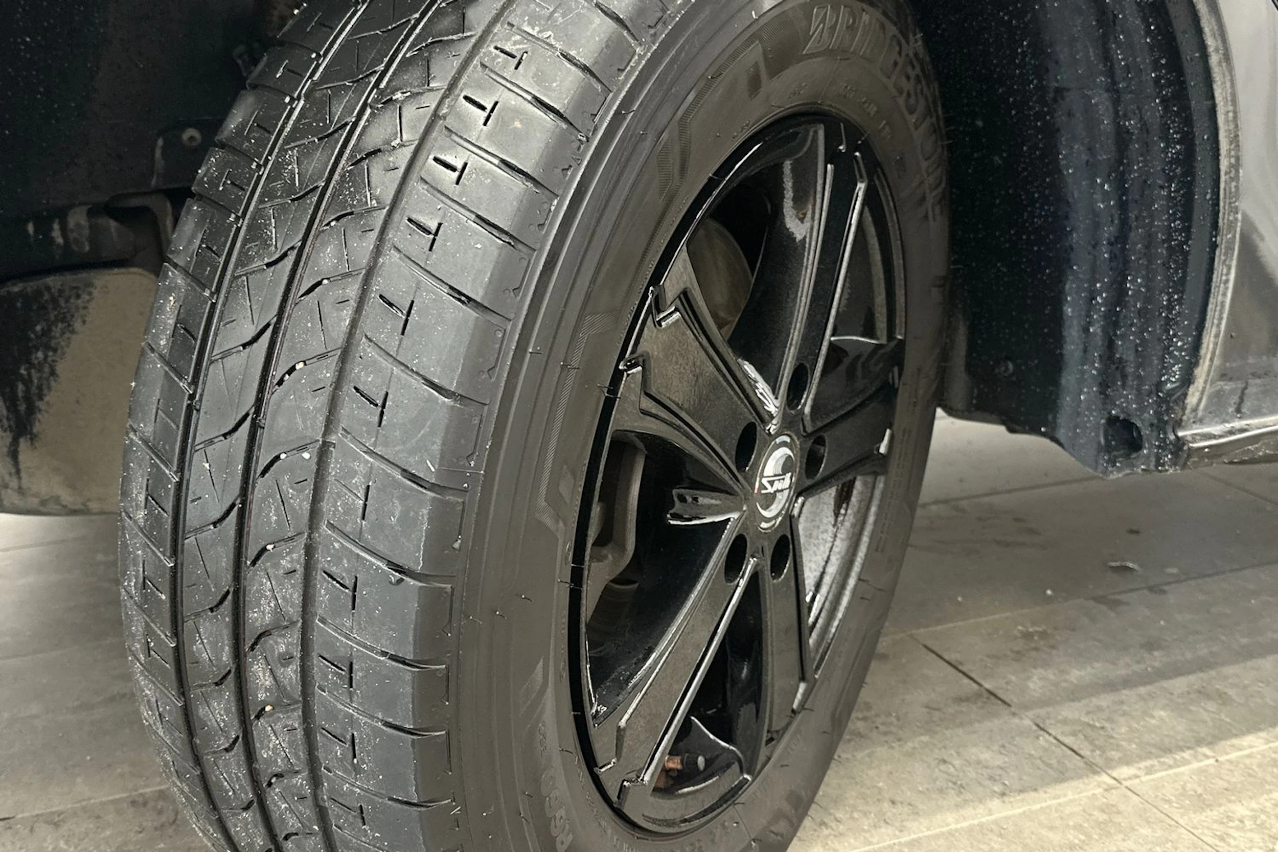 musta Volkswagen Transporter 2023 kuva 18.