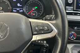 musta Volkswagen Transporter 2023 kuva 21.