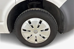 valkoinen Volkswagen Transporter 2023 kuva 12.