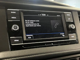 valkoinen Volkswagen Transporter 2023 kuva 21.