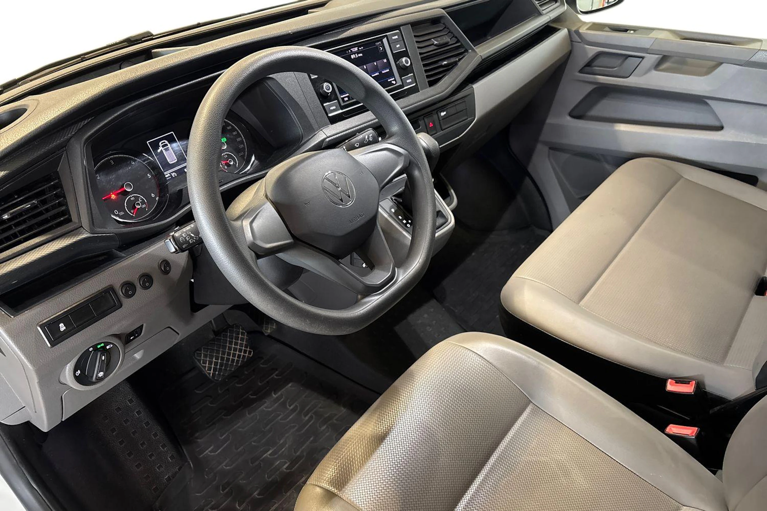Valkoinen Volkswagen TRANSPORTER 2024 kuva 6.