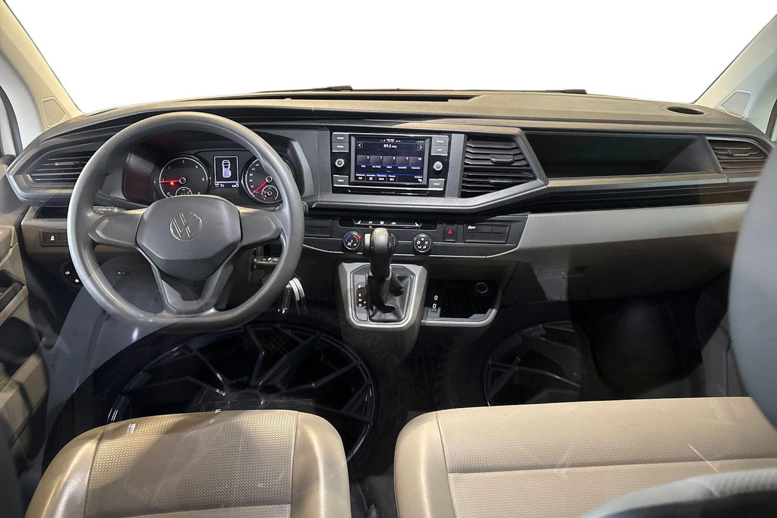 Valkoinen Volkswagen TRANSPORTER 2024 kuva 7.