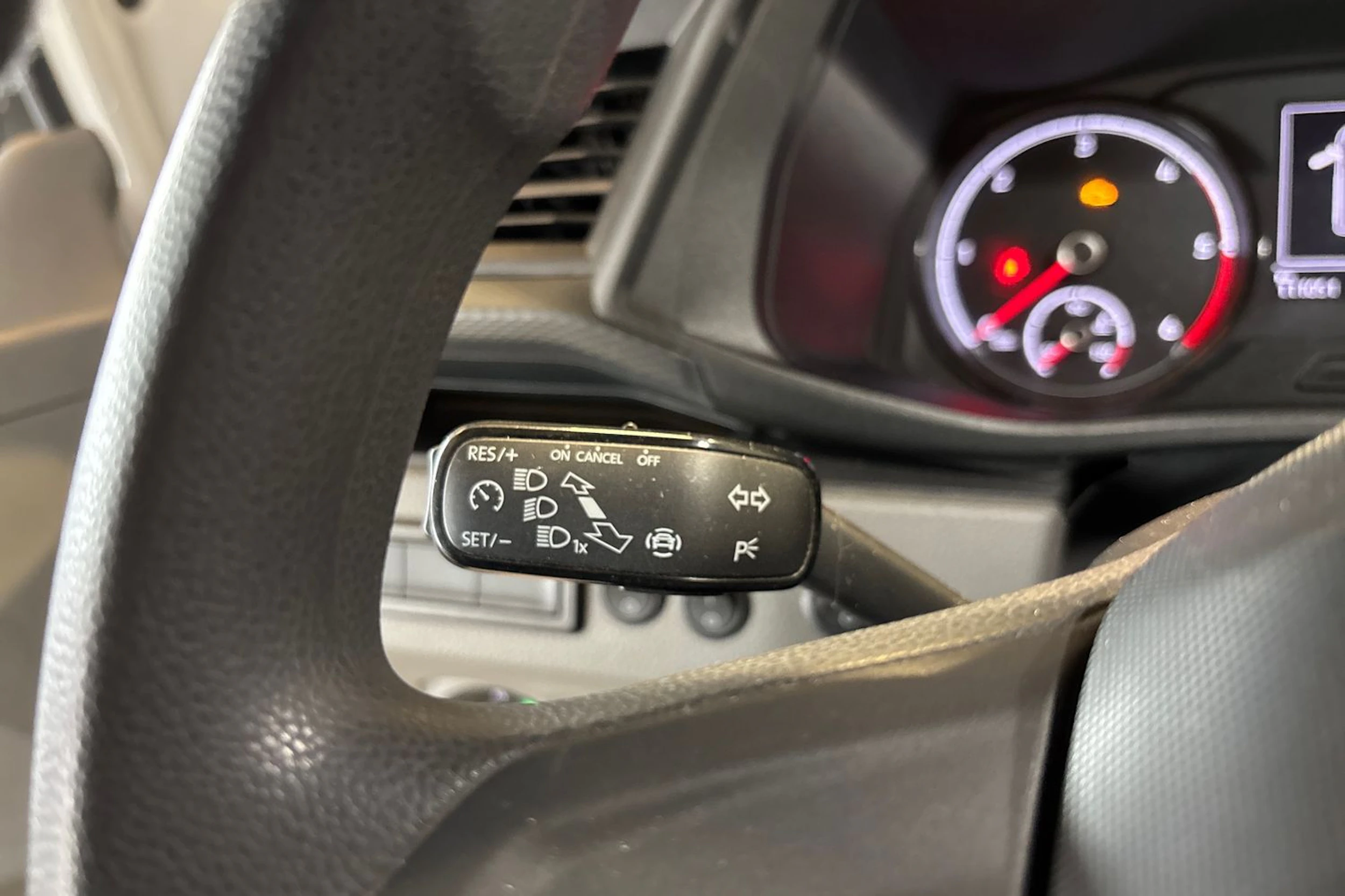 Valkoinen Volkswagen TRANSPORTER 2024 kuva 15.