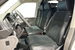 valkoinen Volkswagen Transporter 2023 kuva 11.