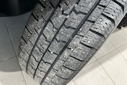 valkoinen Volkswagen Transporter 2023 kuva 13.