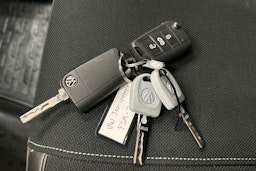 valkoinen Volkswagen Transporter 2023 kuva 23.