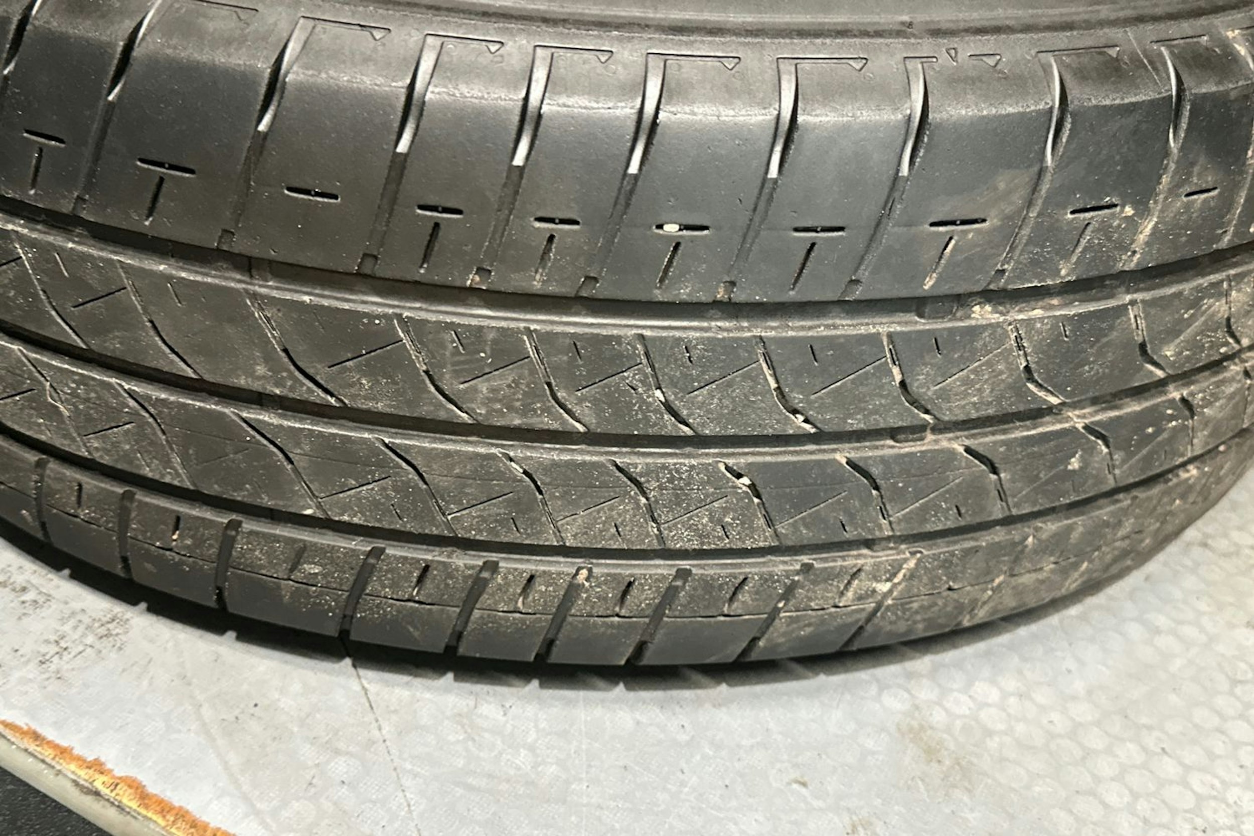 valkoinen Volkswagen Transporter 2023 kuva 27.