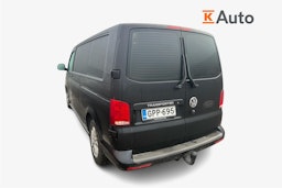 musta Volkswagen Transporter 2023 kuva 2.