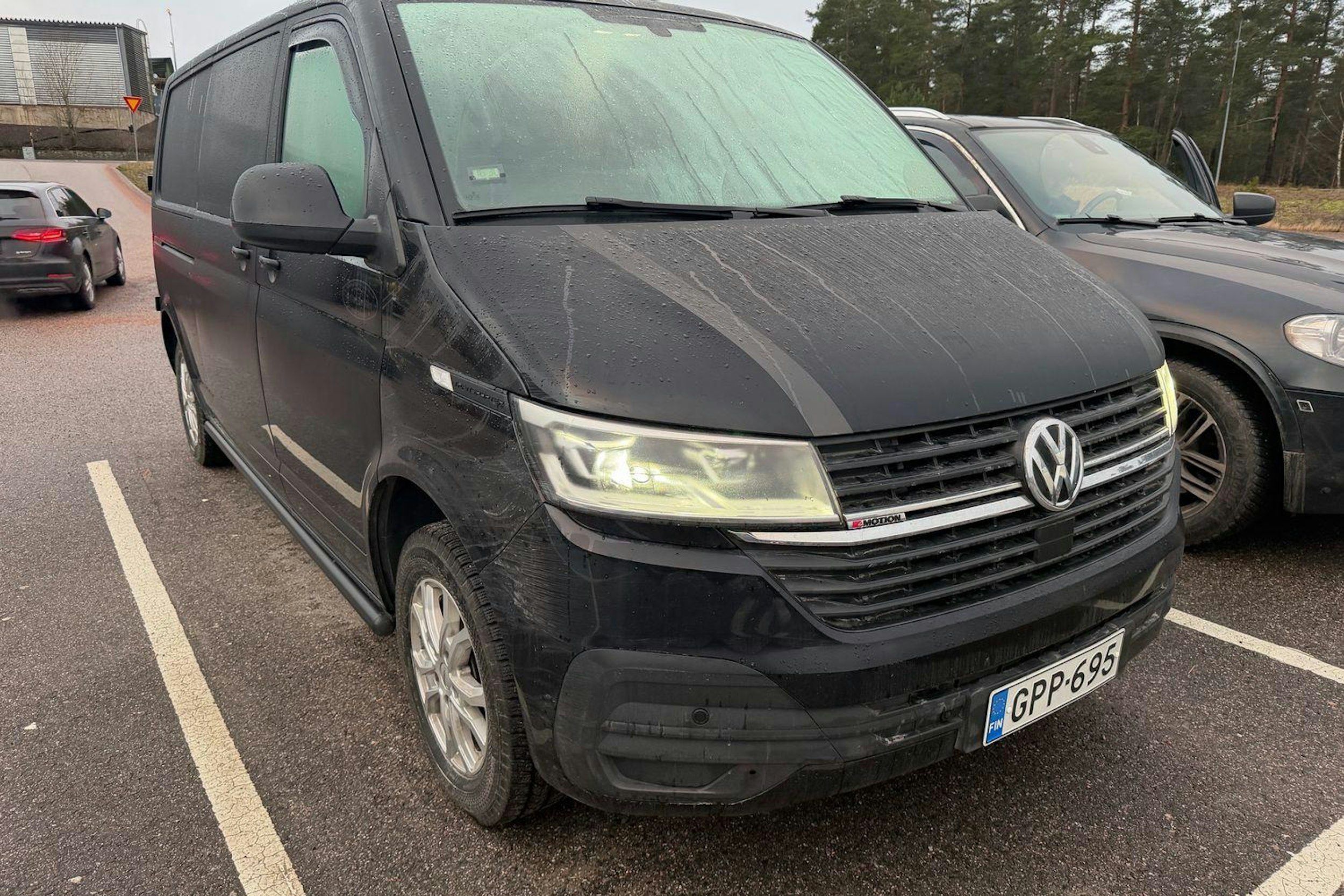 musta Volkswagen Transporter 2023 kuva 3.